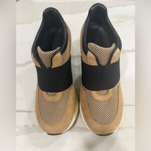 Sneex - The Icon - Tan and Black Women's Heels